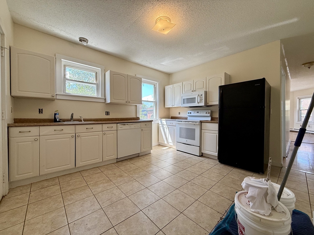 4 bed, 1 bath apartment for rent at 11 Mason Ave Unit 2, North Attleboro — photo 14 of 17