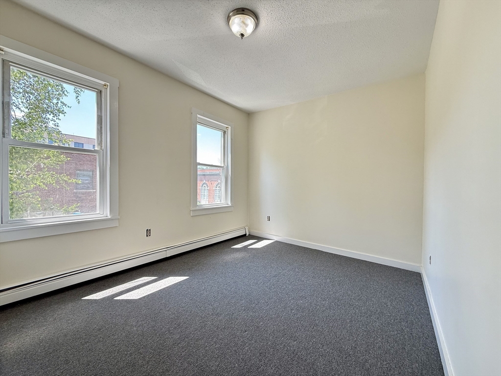 4 bed, 1 bath apartment for rent at 11 Mason Ave Unit 2, North Attleboro — photo 5 of 17