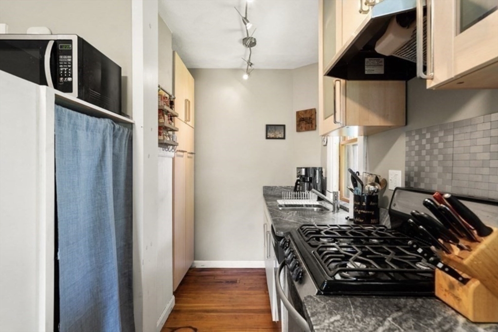 1 bed, 1 bath apartment for rent at 11-13 Phelps St Unit 1, Salem — photo 9 of 12