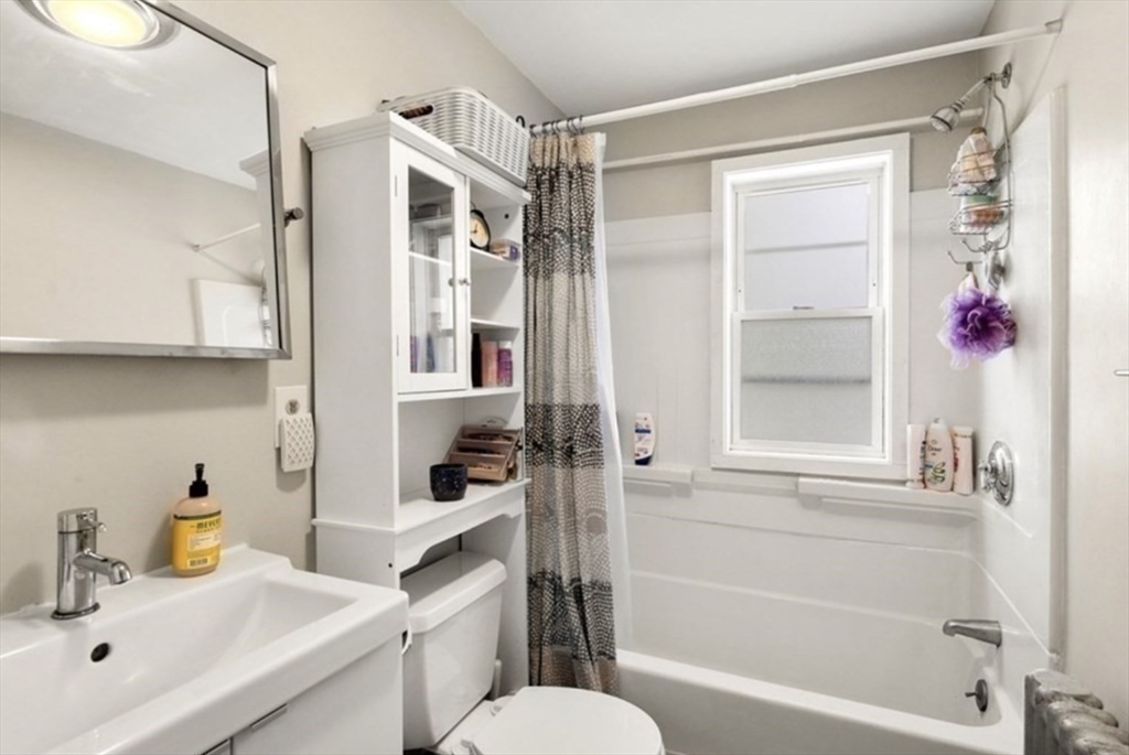 1 bed, 1 bath apartment for rent at 11-13 Phelps St Unit 1, Salem — photo 12 of 12