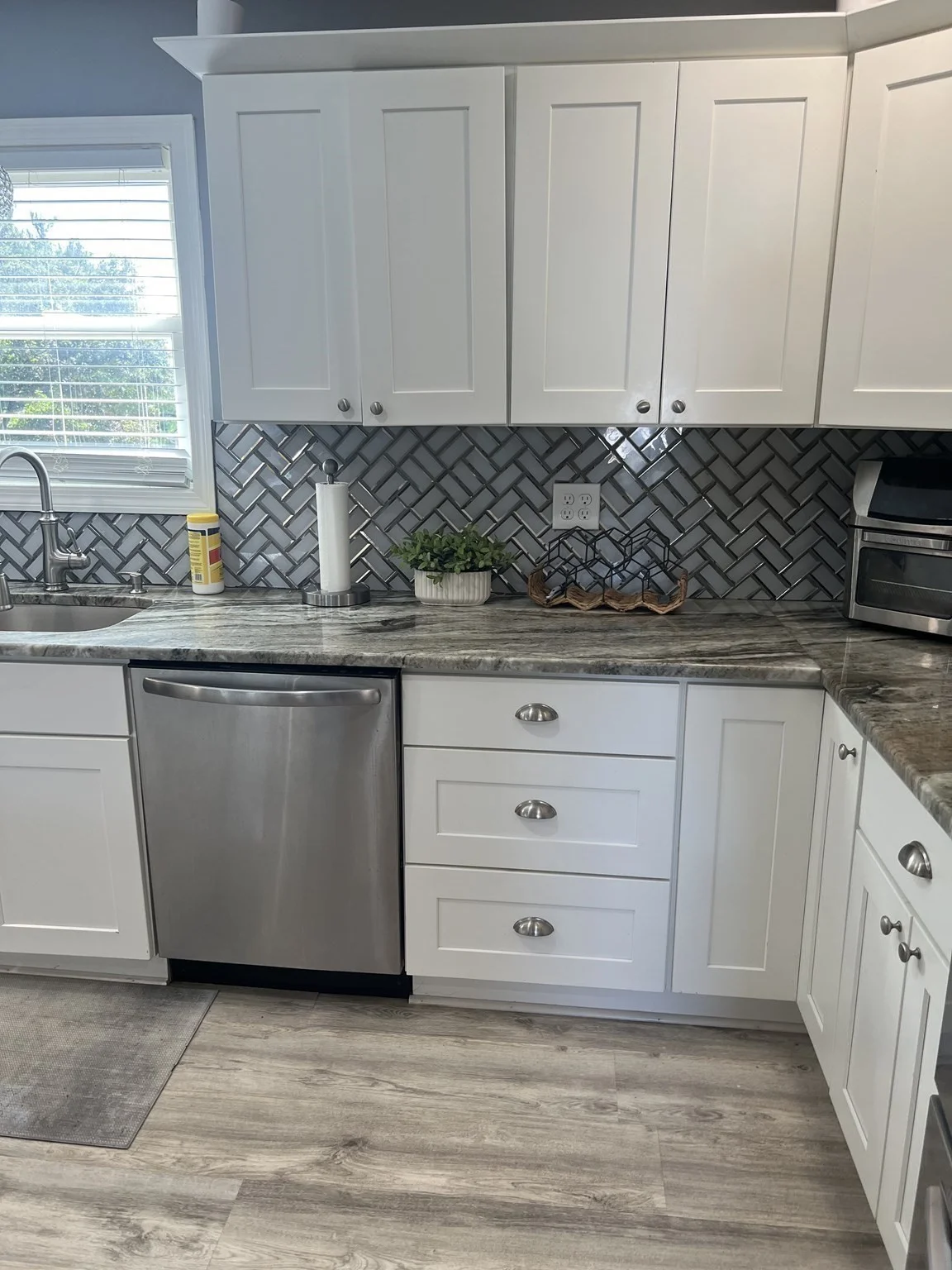 2 bed, 1 bath apartment for rent at 11 1st Ave Unit 2, Dudley — photo 3 of 9