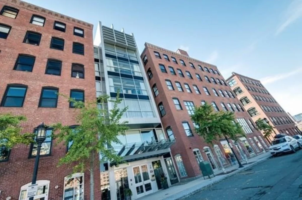 1 bed, 1 bath apartment for rent at 11-21 Wormwood Unit 508, Seaport District — photo 1 of 7
