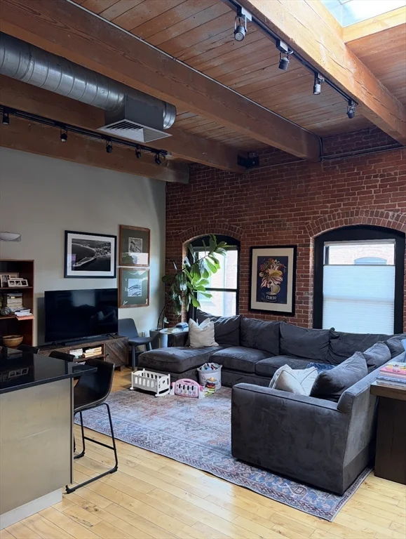 1 bed, 1 bath apartment for rent at 11-21 Wormwood Unit 608, Seaport District — photo 5 of 28