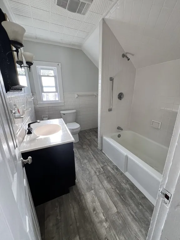 3 bed, 1 bath apartment for rent at 11 2nd St Unit 1, North Andover — photo 17 of 24
