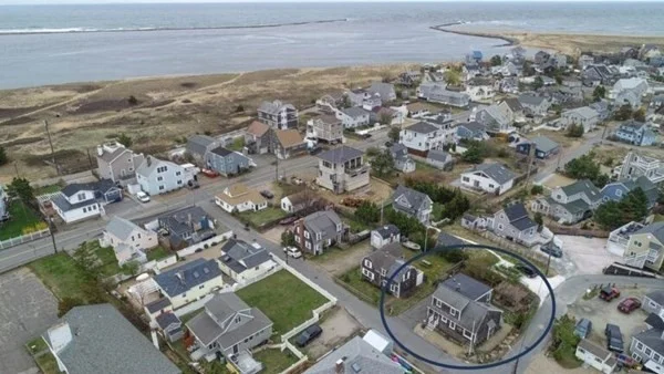 2 bed, 1 bath apartment for rent at 11 78th Unit WINTER, Plum Island — photo 3 of 20