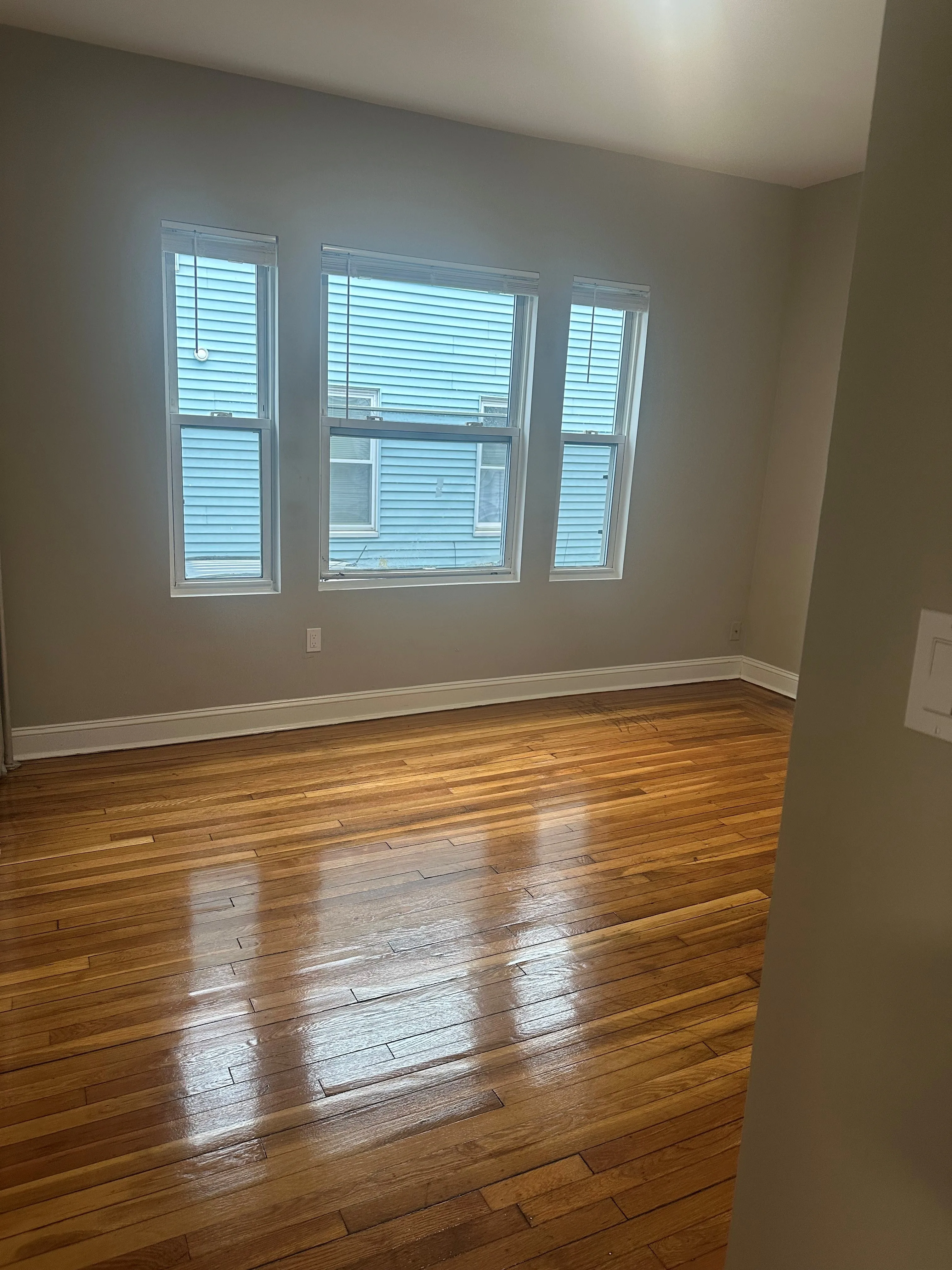 4 bed, 1 bath apartment for rent at 11 Abbotsford St Unit 1, Roxbury — photo 3 of 15