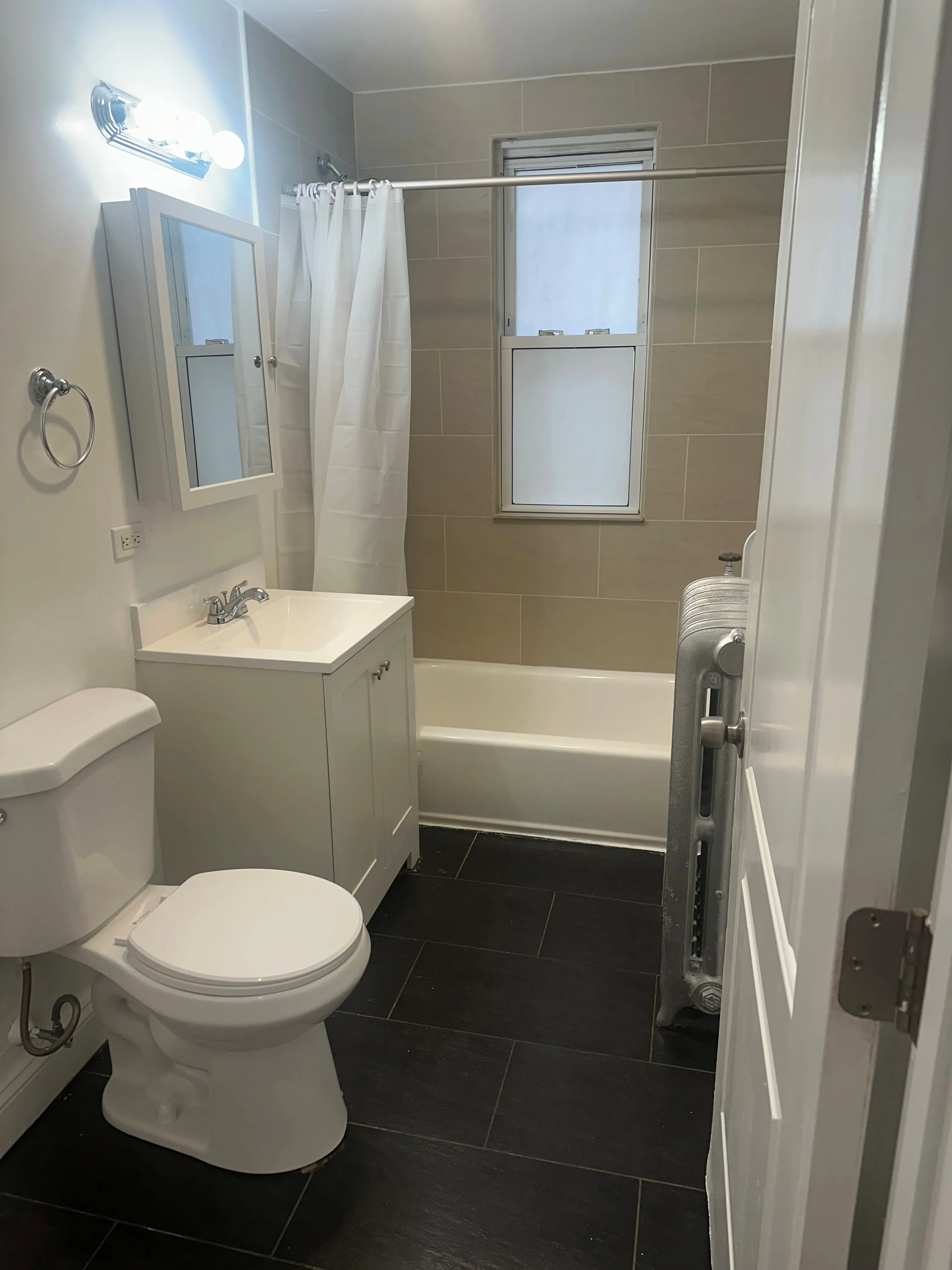 4 bed, 1 bath apartment for rent at 11 Abbotsford St Unit 1, Roxbury — photo 6 of 15