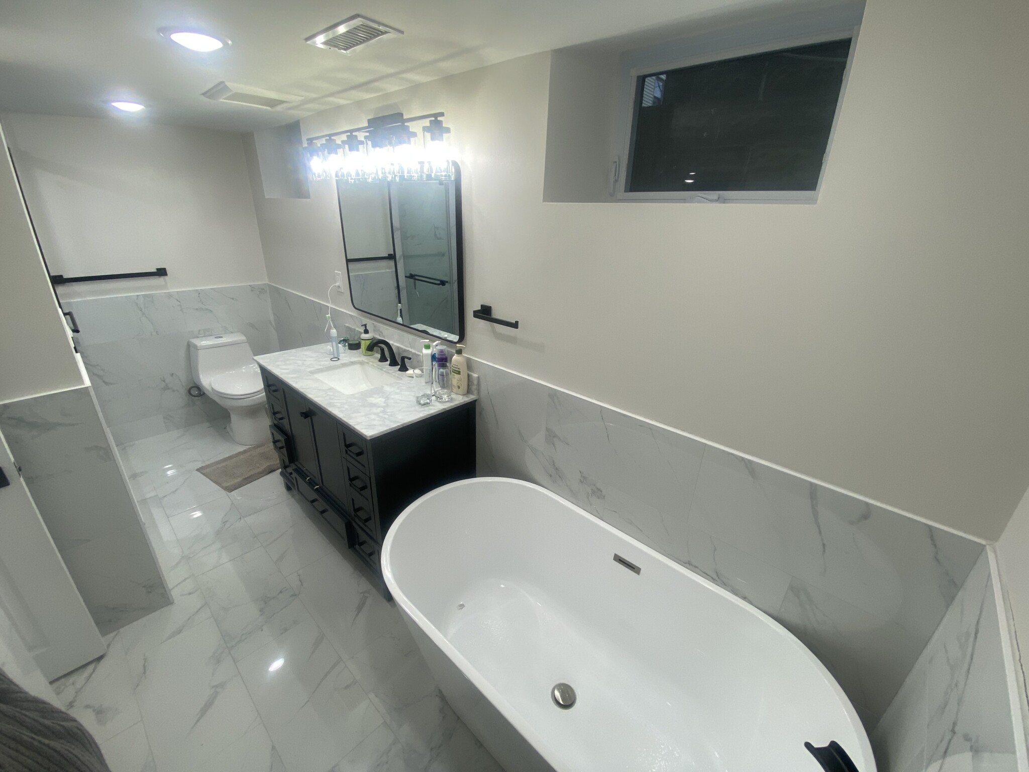 4 bed, 2 bath apartment for rent at 11 Aberdeen Rd Unit 1, Powder House Square — photo 17 of 31