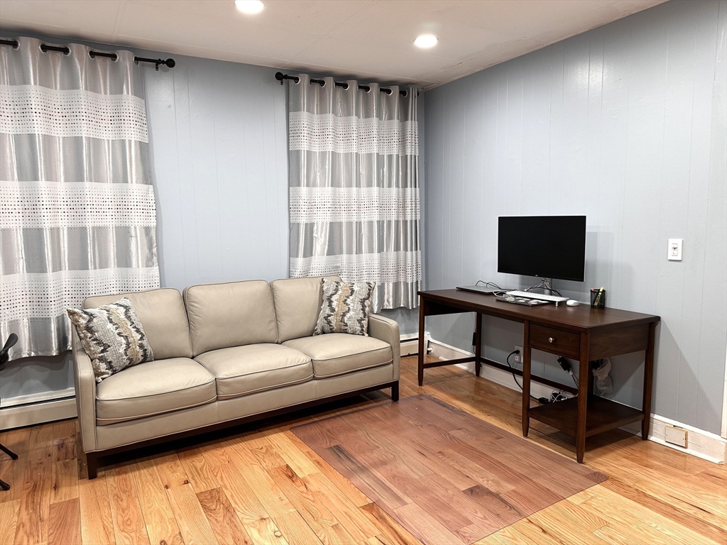 2 bed, 1 bath apartment for rent at 11 Aberdeen St Unit 4A, Fenway — photo 2 of 11