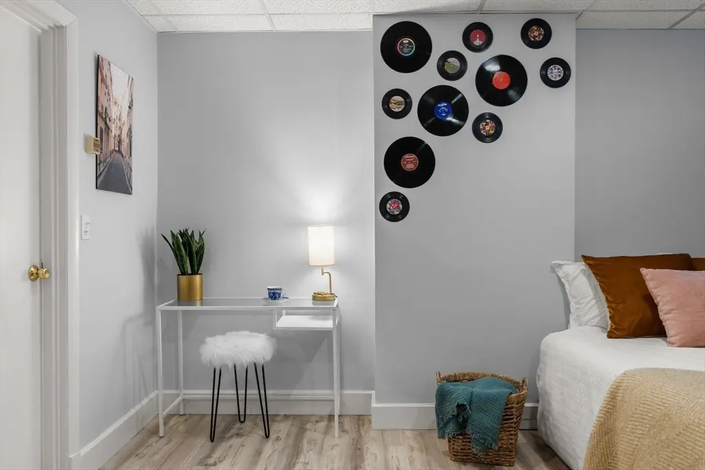Studio bed, 1 bath apartment for rent at 11 Aberdeen St Unit C, Fenway — photo 1 of 5