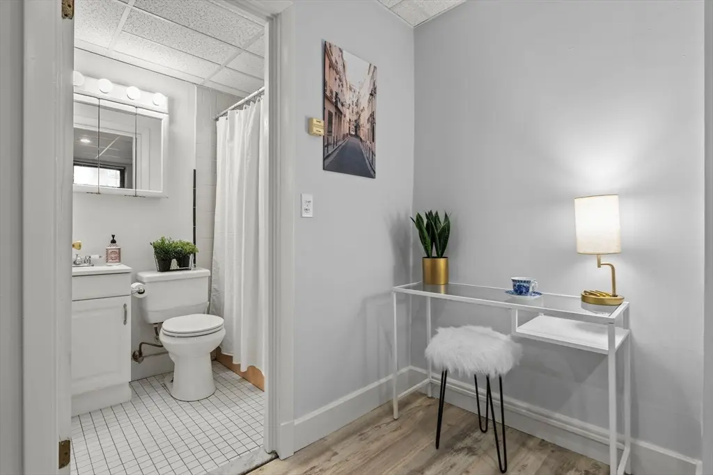 Studio bed, 1 bath apartment for rent at 11 Aberdeen St Unit C, Fenway — photo 2 of 5