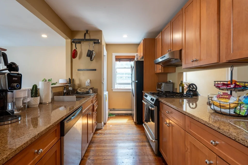 2 bed, 1 bath apartment for rent at 11 Acadia St Unit 3, South Boston — photo 4 of 17