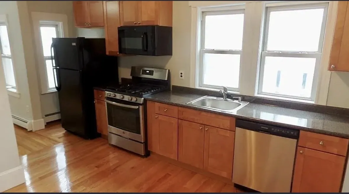 1 bed, 1 bath apartment for rent at 11 Adrian St Unit 2, Ward Two — photo 1 of 10