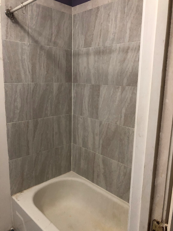 2 bed, 1 bath apartment for rent at 11 Akron St Unit 1, Roxbury — photo 5 of 8