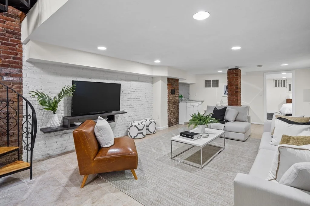 2 bed, 2 bath apartment for rent at 11 Albemarle St Unit 1, South End — photo 3 of 20