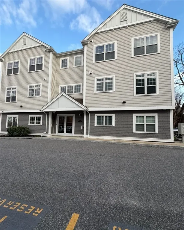 2 bed, 1 bath apartment for rent at 11 Alder Unit 4-2B, Waltham — photo 15 of 15