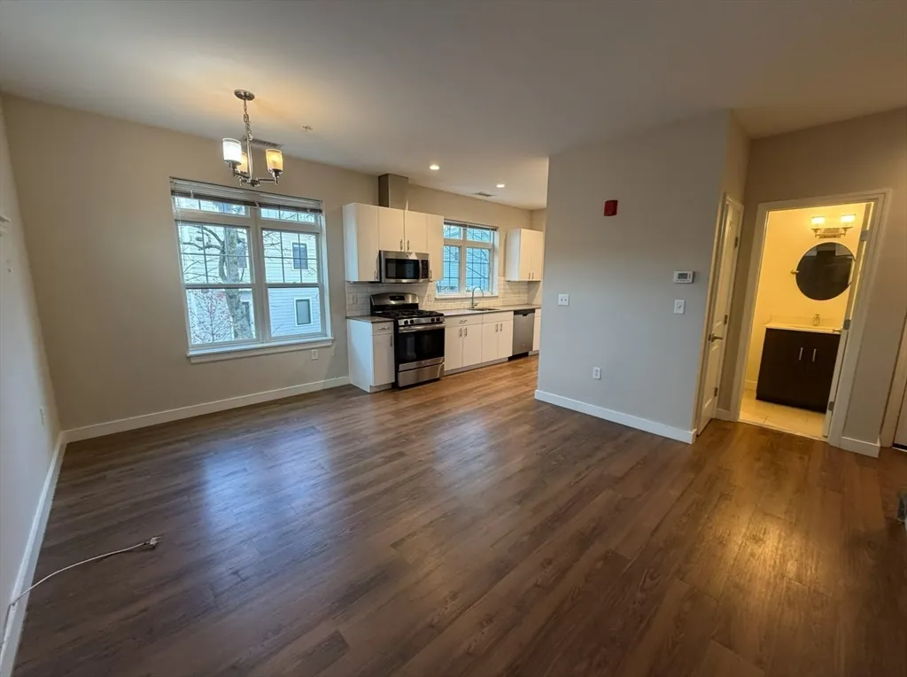2 bed, 1 bath apartment for rent at 11 Alder Unit 4-2B, Waltham — photo 1 of 15