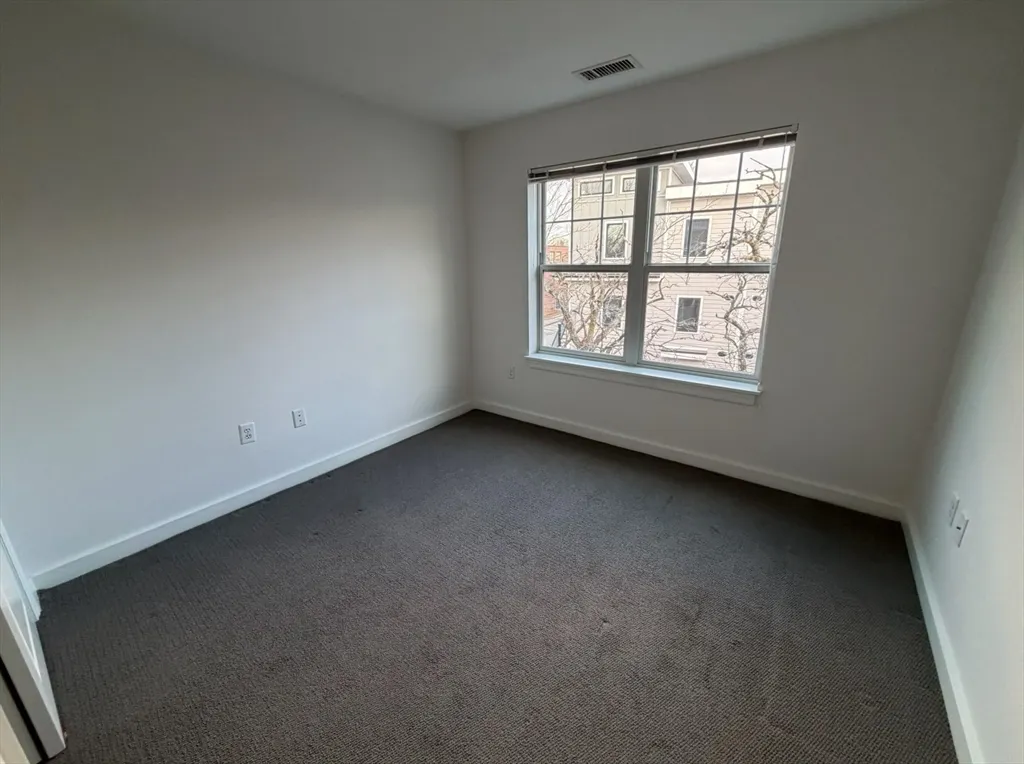 2 bed, 1 bath apartment for rent at 11 Alder Unit 4-2B, Waltham — photo 10 of 15