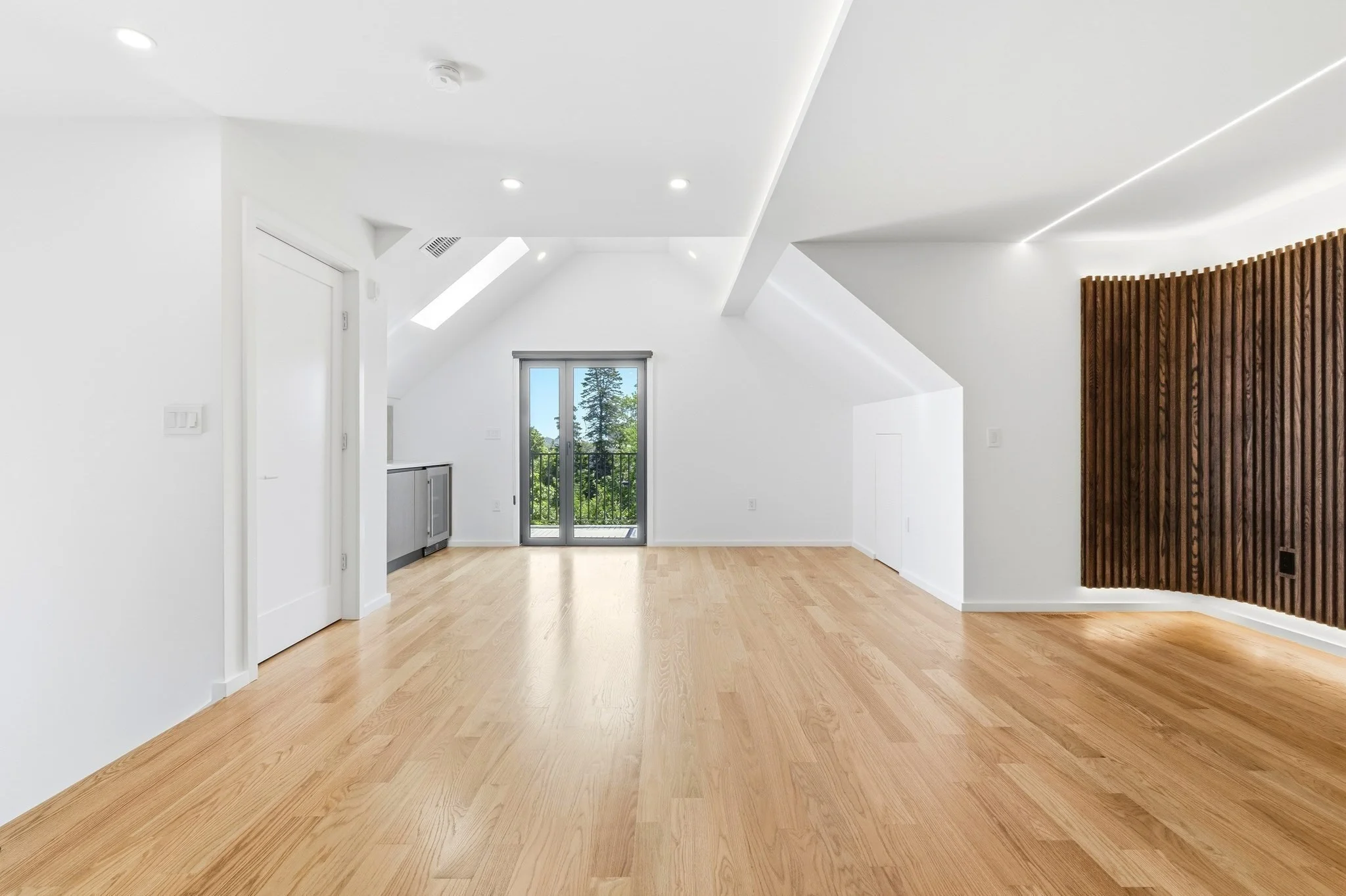 4 bed, 4+ bath apartment for rent at 11 Algonquin Rd Unit 1, Chestnut Hill — photo 17 of 40