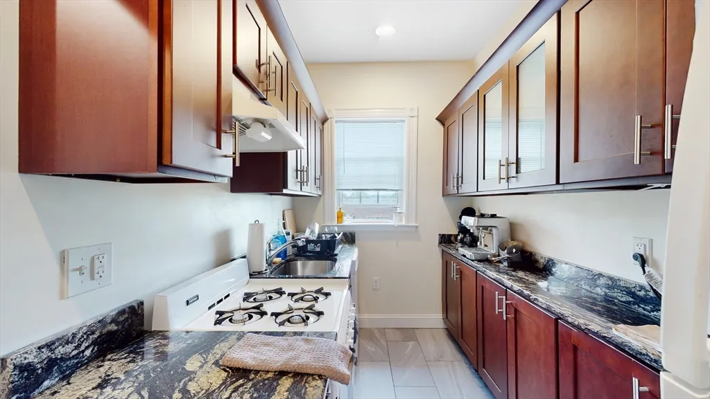 2 bed, 1 bath apartment for rent at 11 Allston St Unit 10, Brighton — photo 3 of 16
