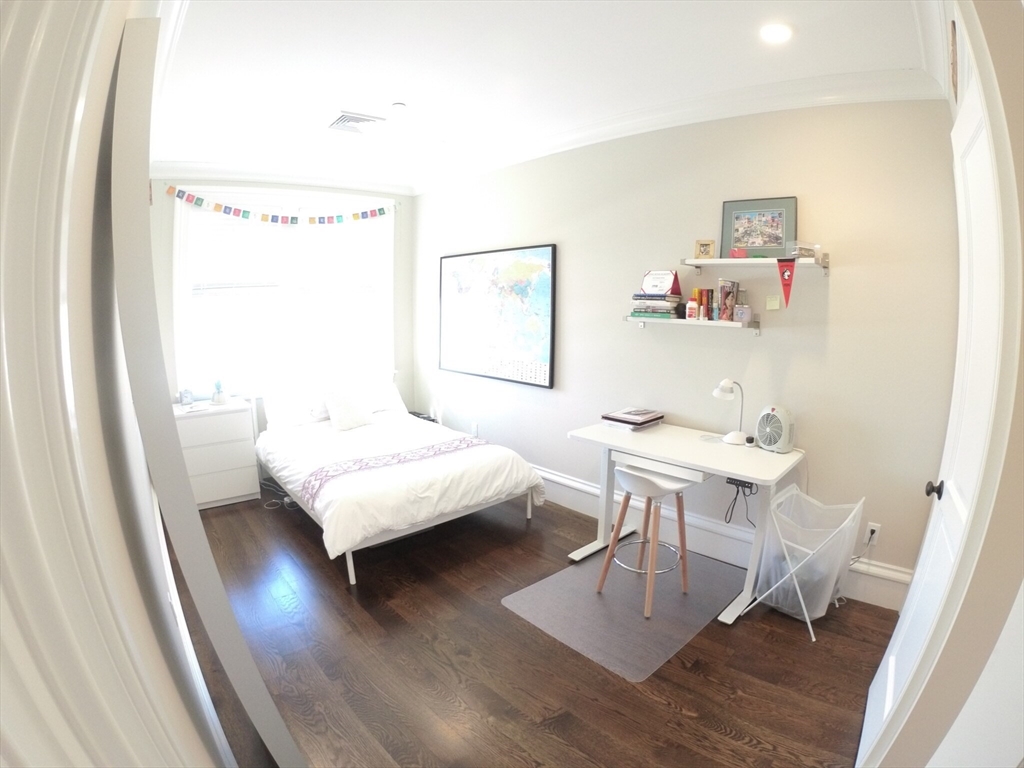 4 bed, 4+ bath apartment for rent at 11 Alton Pl Unit 3, Coolidge Corner — photo 8 of 10