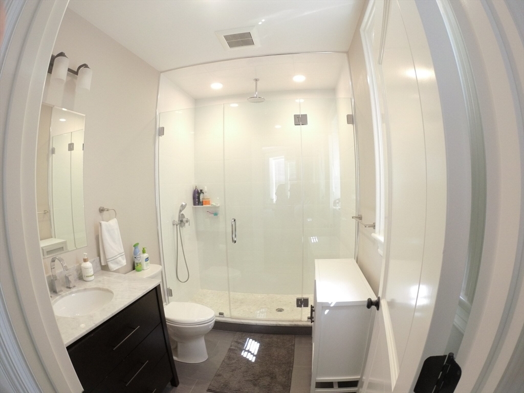 4 bed, 4+ bath apartment for rent at 11 Alton Pl Unit 3, Coolidge Corner — photo 5 of 10