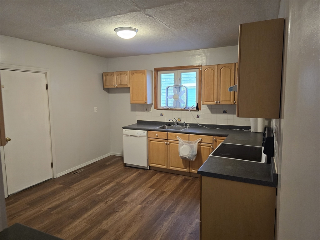 2 bed, 1 bath apartment for rent at 11 Arcola St Unit 1, Jamaica Plain — photo 8 of 22