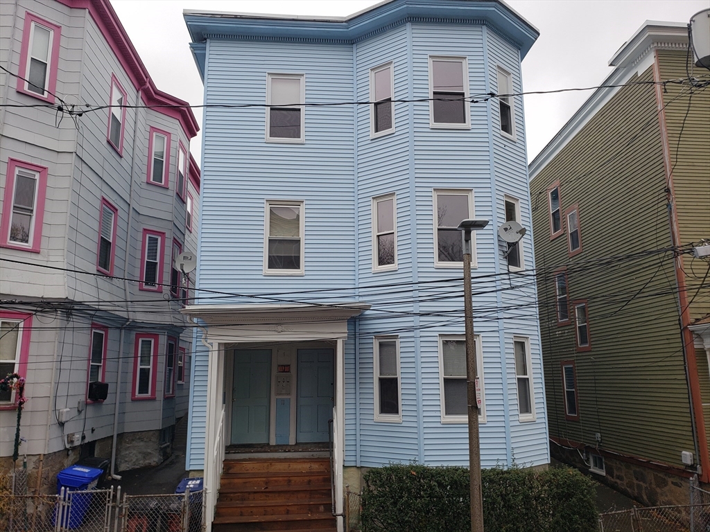 2 bed, 1 bath apartment for rent at 11 Arcola St Unit 1, Jamaica Plain