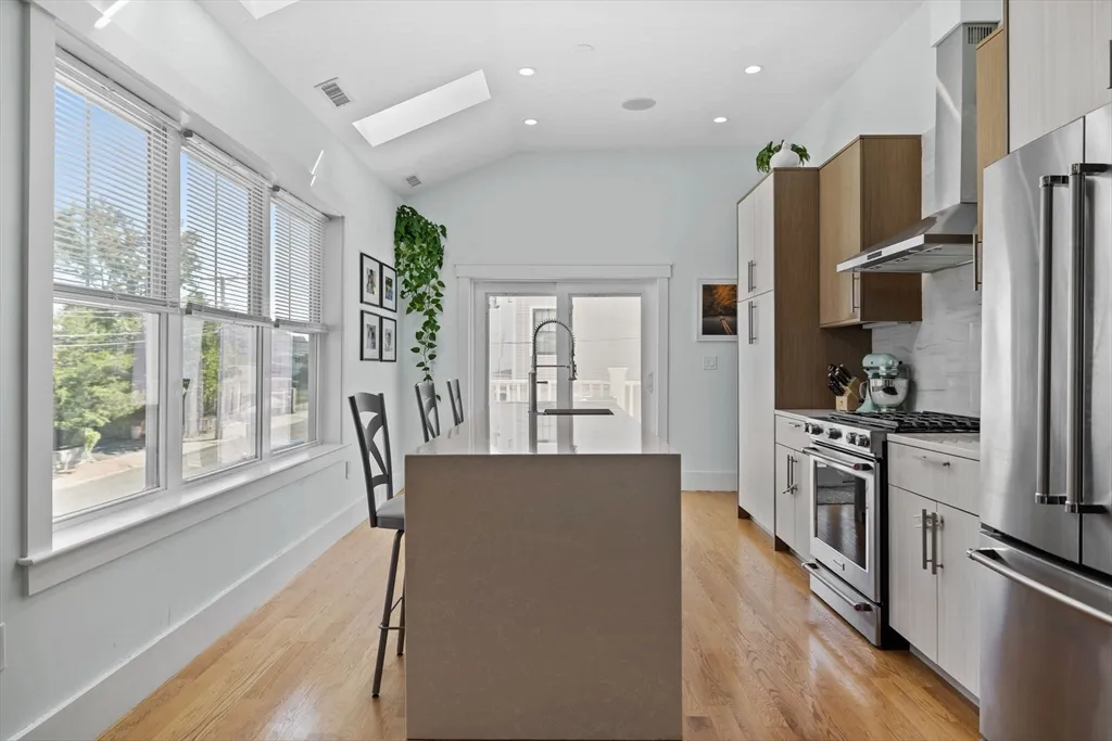3 bed, 2 bath apartment for rent at 11 Ashland St Unit 2, Dorchester — photo 2 of 34