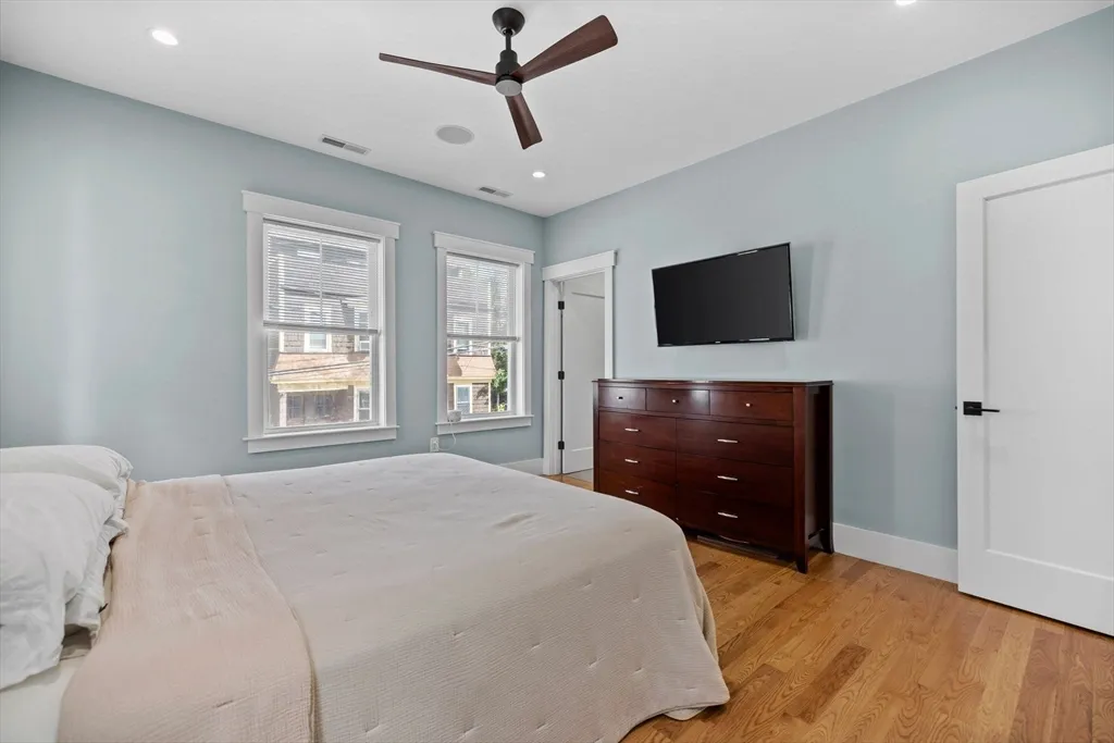 3 bed, 2 bath apartment for rent at 11 Ashland St Unit 2, Dorchester — photo 13 of 34