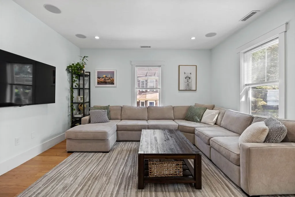 3 bed, 2 bath apartment for rent at 11 Ashland St Unit 2, Dorchester — photo 6 of 34