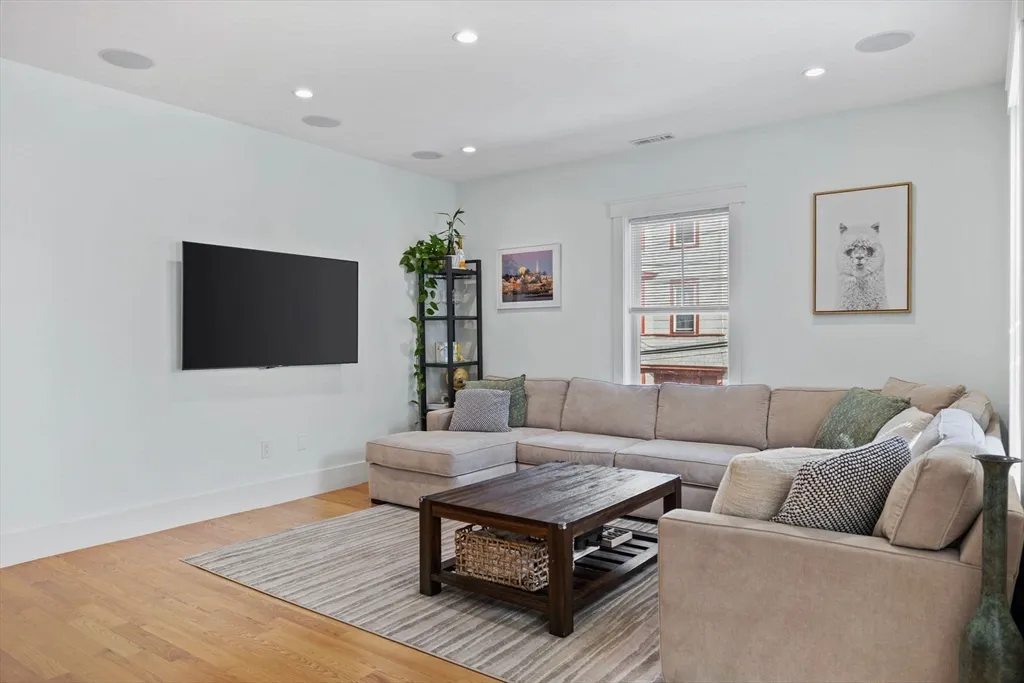3 bed, 2 bath apartment for rent at 11 Ashland St Unit 2, Dorchester — photo 8 of 34