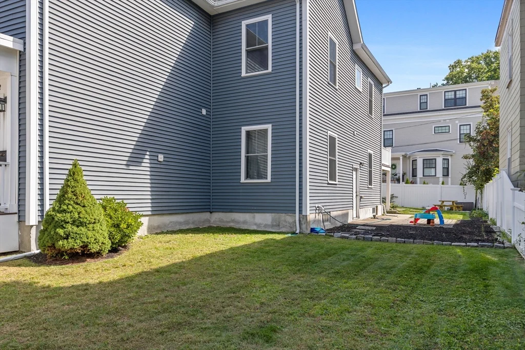 3 bed, 2 bath apartment for rent at 11 Ashland St Unit 2, Dorchester — photo 30 of 34