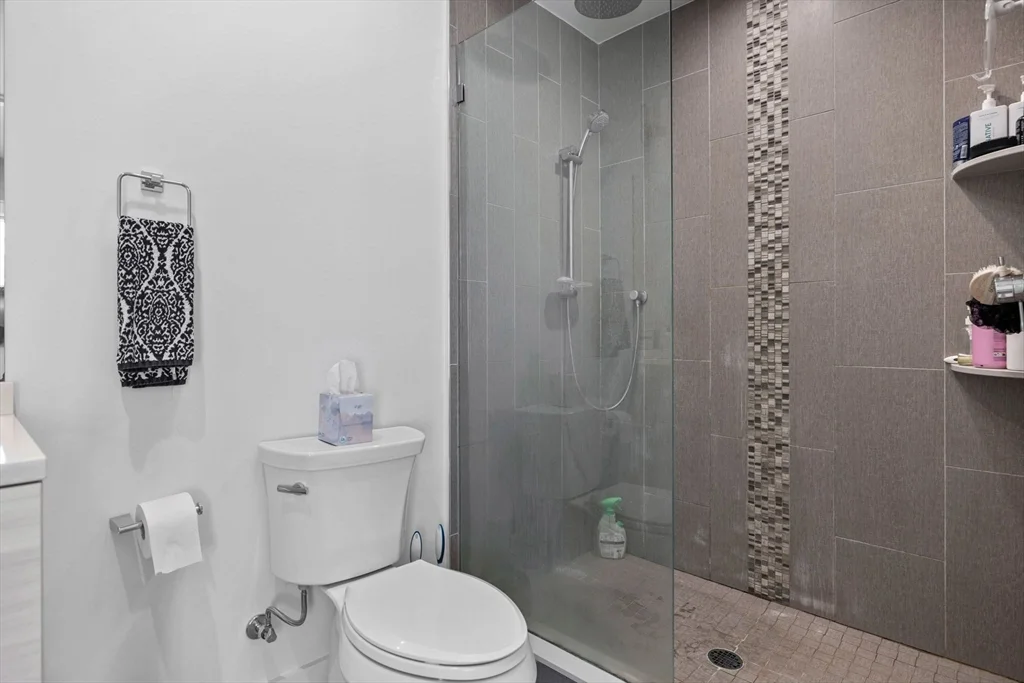 3 bed, 2 bath apartment for rent at 11 Ashland St Unit 2, Dorchester — photo 15 of 34