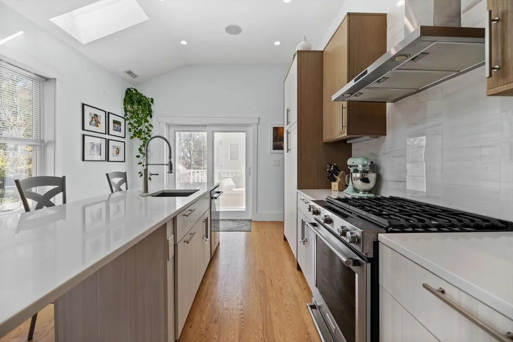 3 bed, 2 bath apartment for rent at 11 Ashland St Unit 2, Dorchester — photo 5 of 34