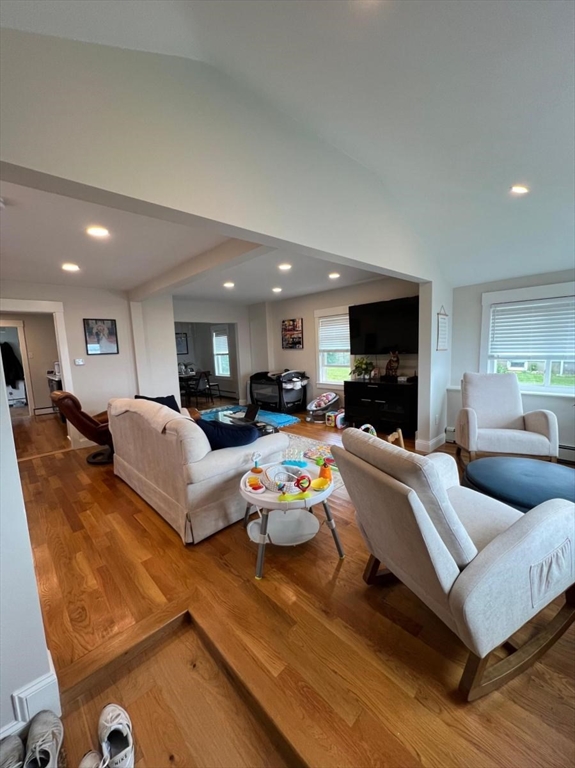 3 bed, 1 bath apartment for rent at 11 Babcock St, Houghs Neck — photo 5 of 18