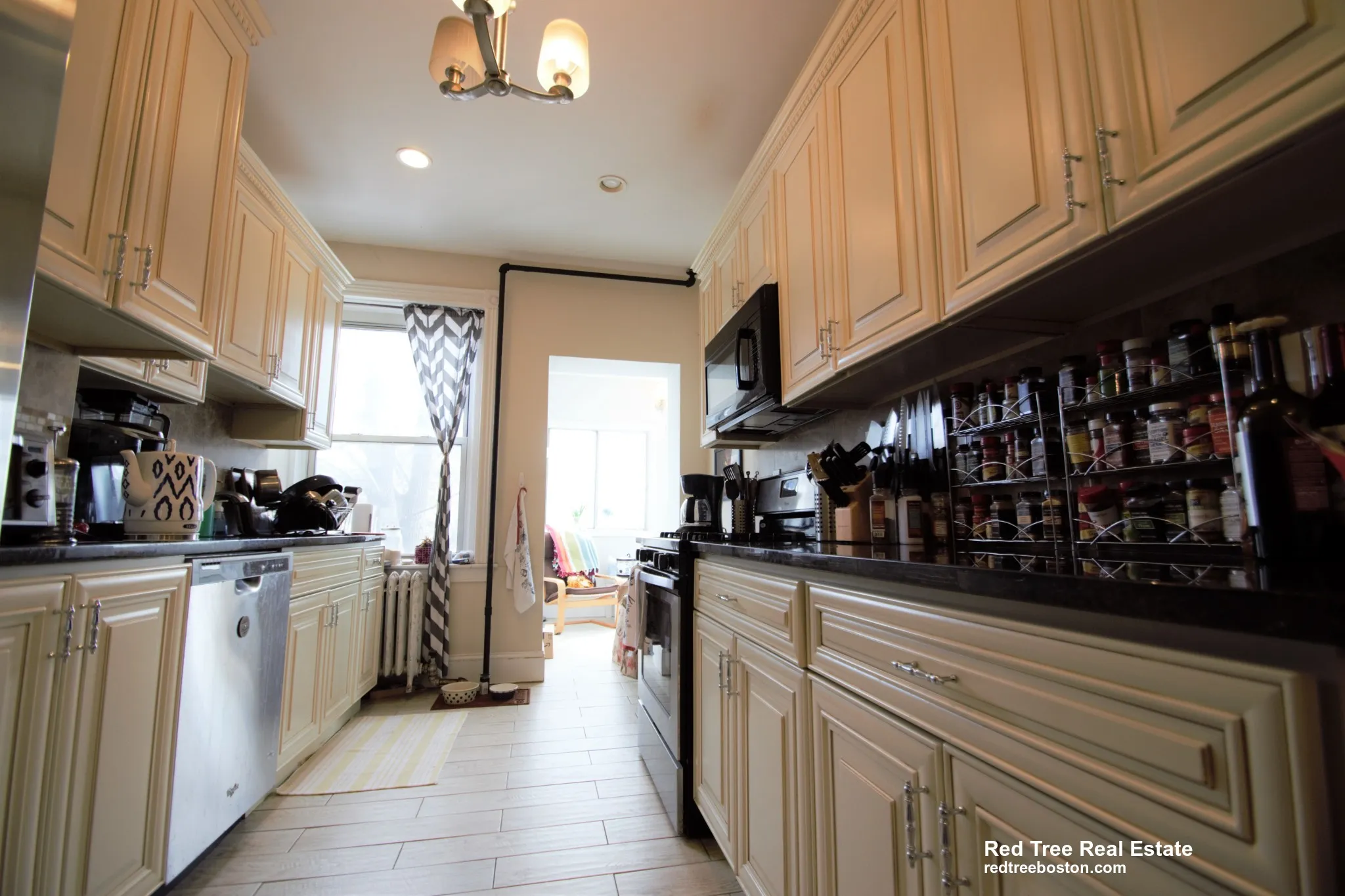 5 bed, 2 bath apartment for rent at 11 Babcock St Unit 2, North Brookline — photo 5 of 27