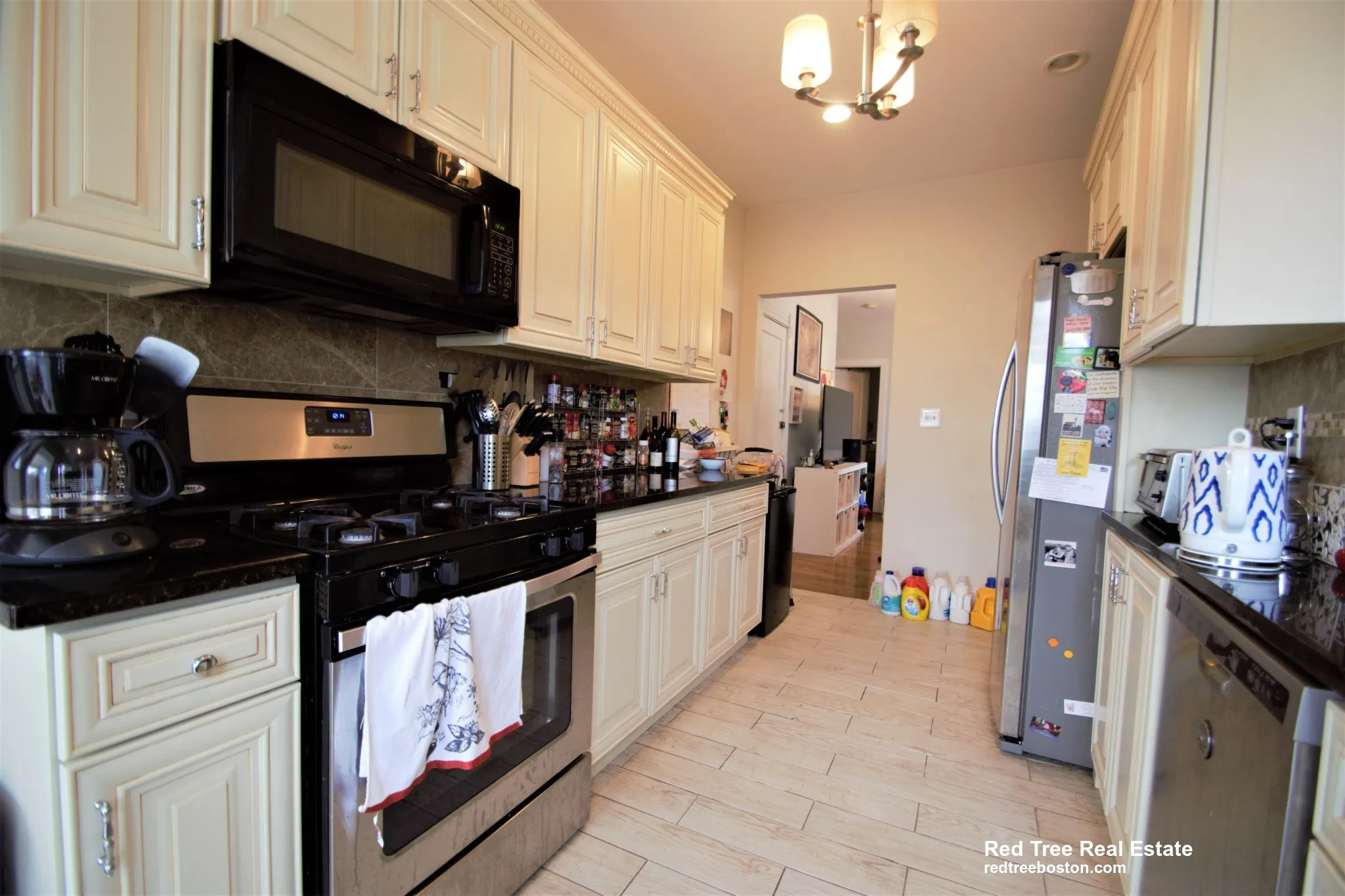 5 bed, 2 bath apartment for rent at 11 Babcock St Unit 2, North Brookline — photo 4 of 27
