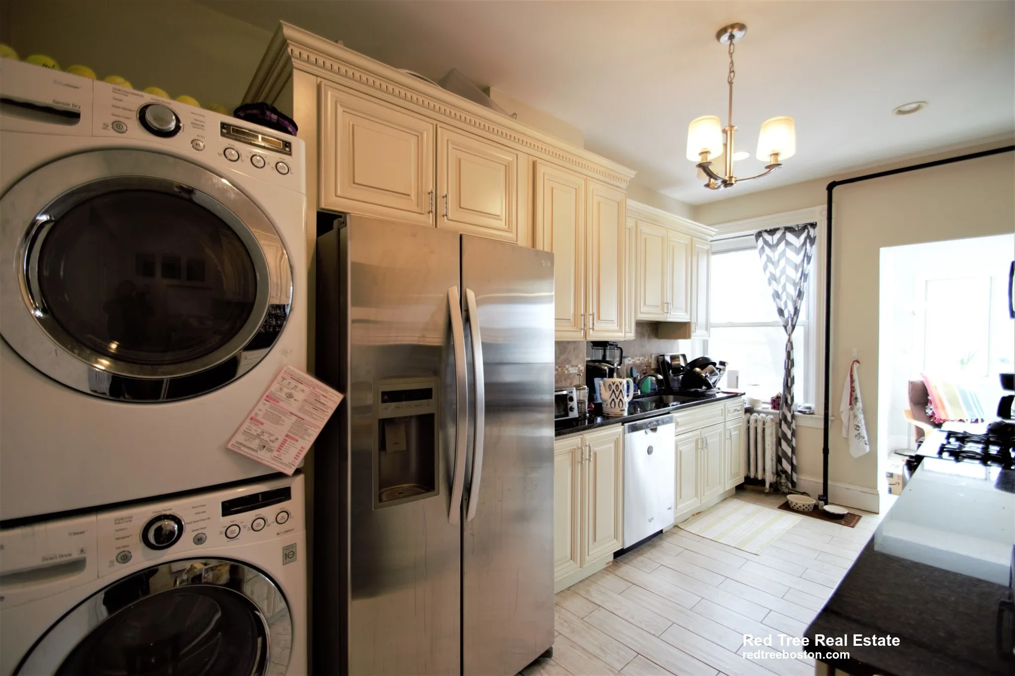 5 bed, 2 bath apartment for rent at 11 Babcock St Unit 2, North Brookline