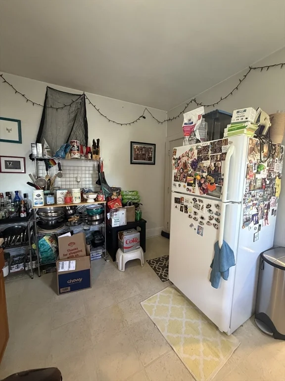 1 bed, 1 bath apartment for rent at 11 Banks St Unit C, Waltham — photo 5 of 16
