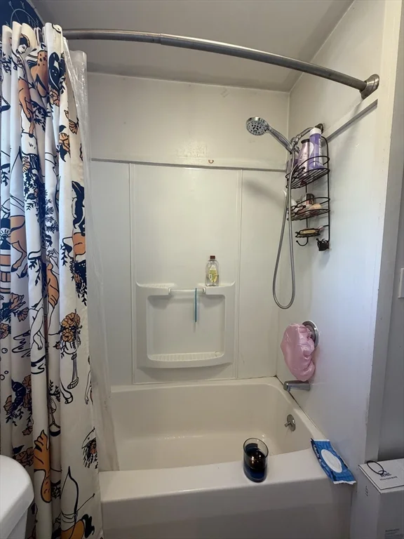 1 bed, 1 bath apartment for rent at 11 Banks St Unit C, Waltham — photo 7 of 16