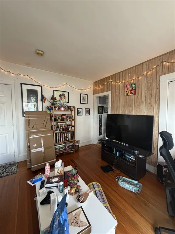 1 bed, 1 bath apartment for rent at 11 Banks St Unit C, Waltham — photo 10 of 16