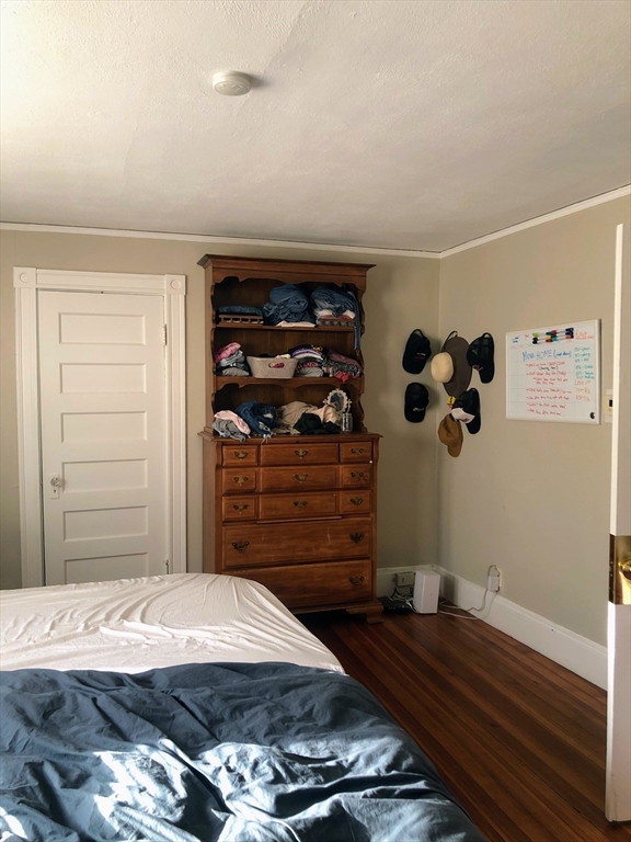 3 bed, 1 bath apartment for rent at 11 Banks St Unit D, Waltham — photo 9 of 18