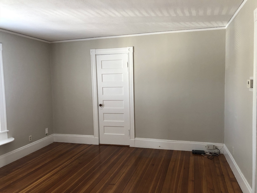 3 bed, 1 bath apartment for rent at 11 Banks St Unit D, Waltham — photo 8 of 18