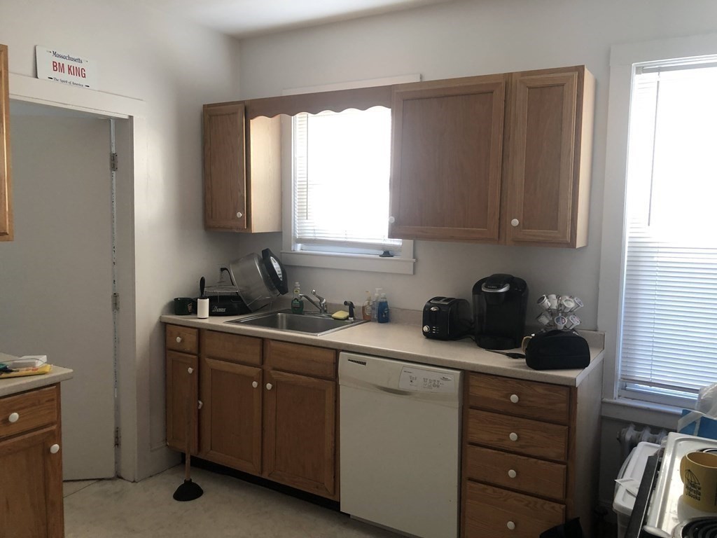 1 bed, 1 bath apartment for rent at 11 Banks Unit A, Waltham — photo 7 of 12