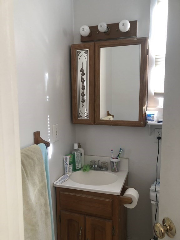 1 bed, 1 bath apartment for rent at 11 Banks Unit A, Waltham — photo 10 of 12