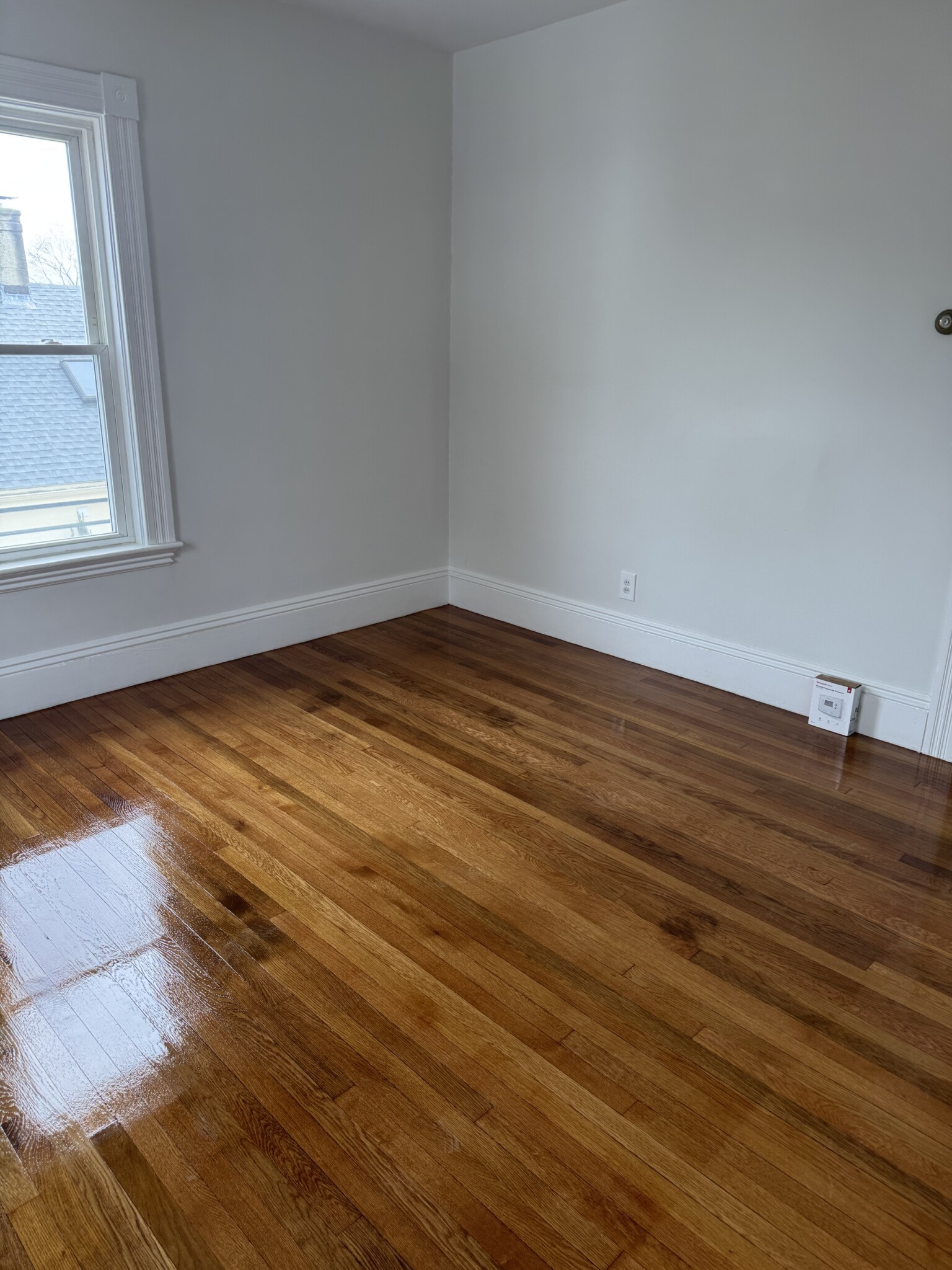 2 bed, 1 bath apartment for rent at 11 Barr St Unit 2, Salem — photo 1 of 10