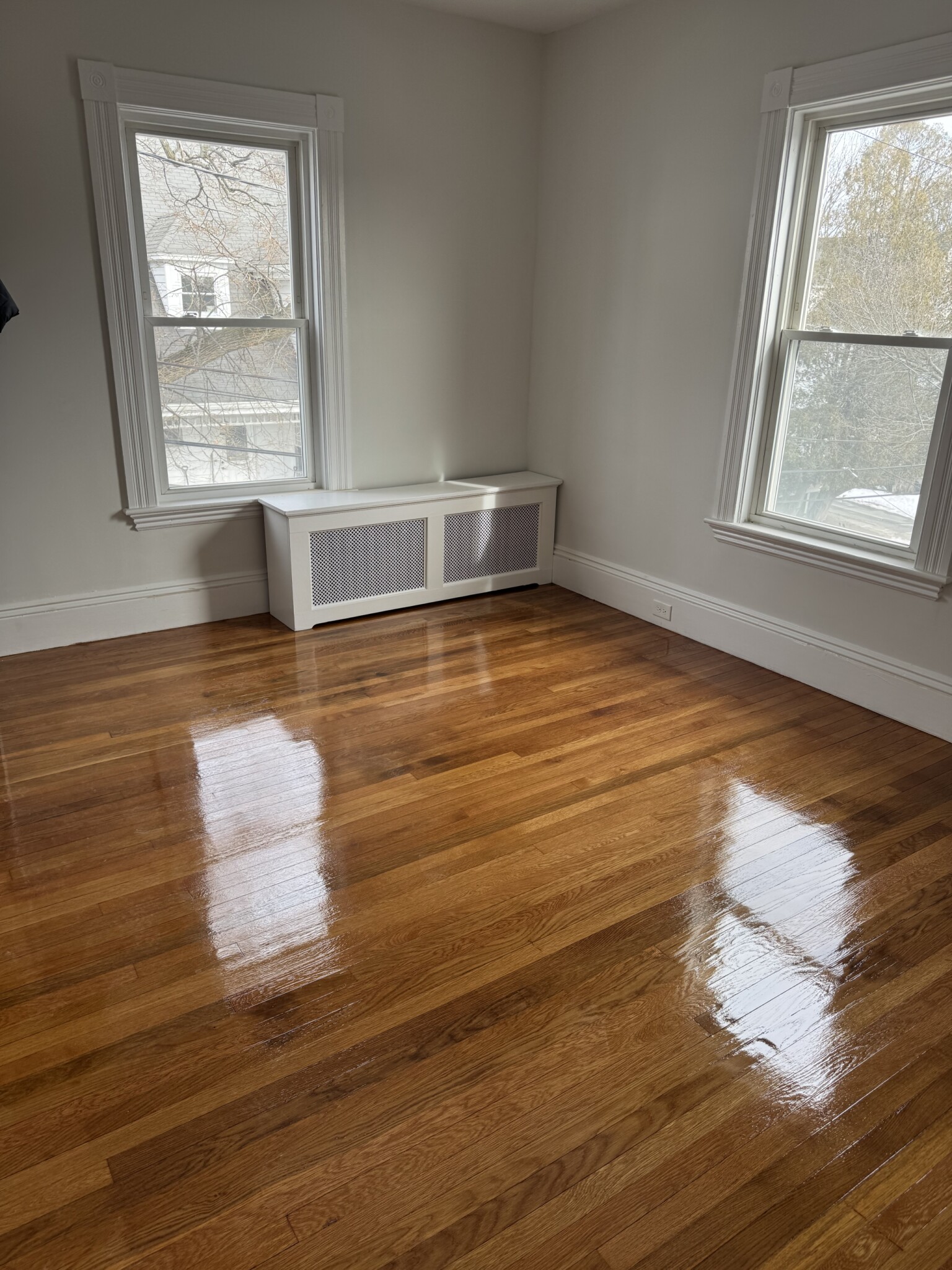 2 bed, 1 bath apartment for rent at 11 Barr St Unit 2, Salem — photo 2 of 10