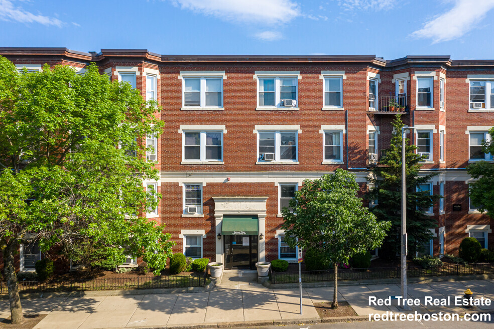 1 bed, 1 bath apartment for rent at 11 Barrows St Unit 1A, Allston — photo 4 of 7