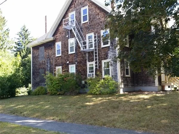 5 bed, 2 bath apartment for rent at 11 Barrows Unit 2, Middleboro — photo 10 of 10